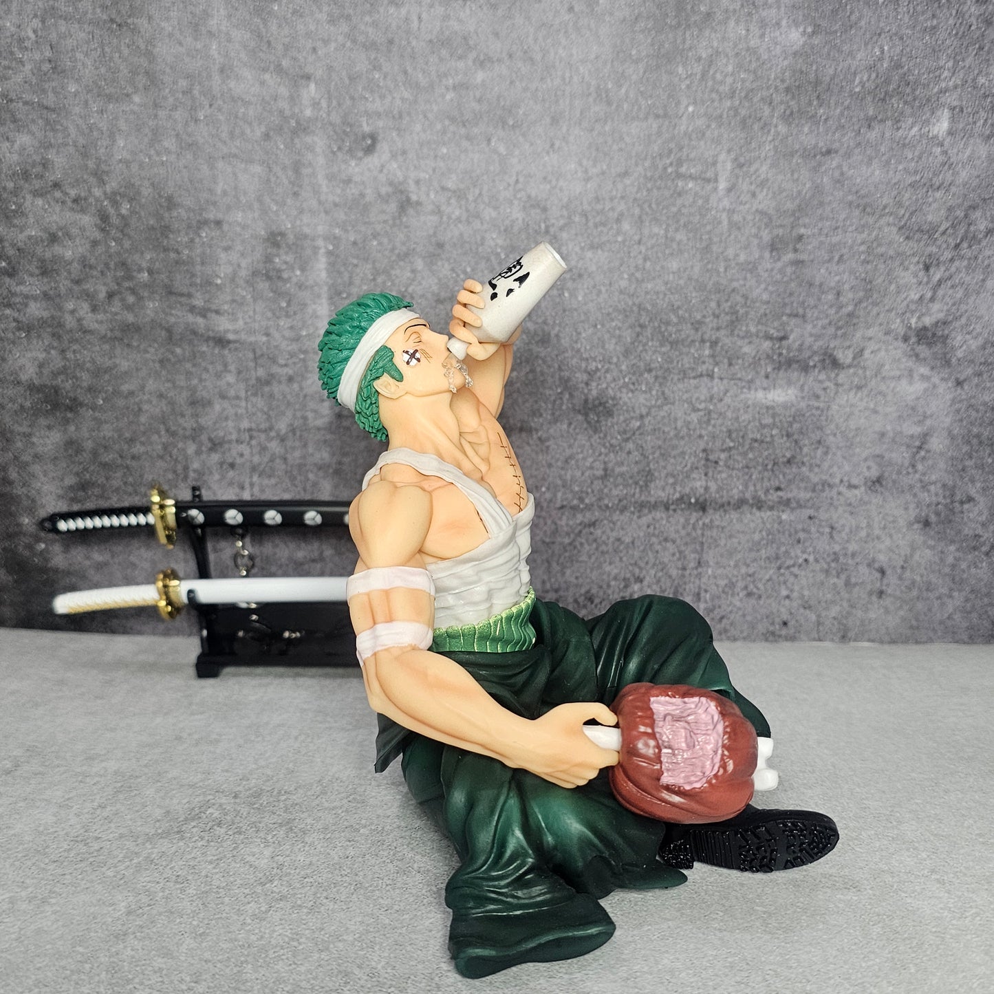 Swordmaster Drinking Pose Anime Figure (14 Cm)