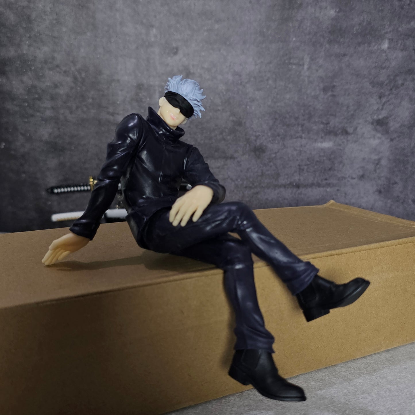Sitting Sorcerer Anime Figure (16 Cm)