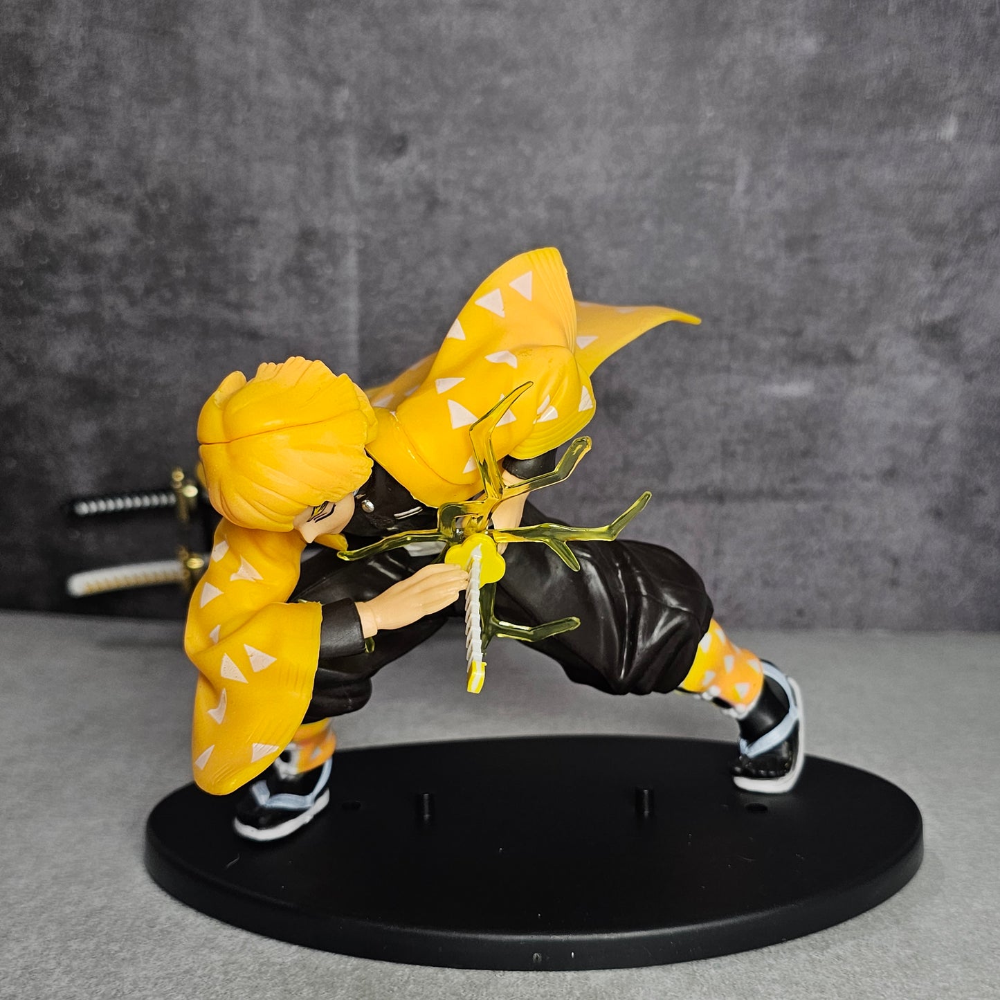 Thunder Swordsman Anime Figure (15 Cm)