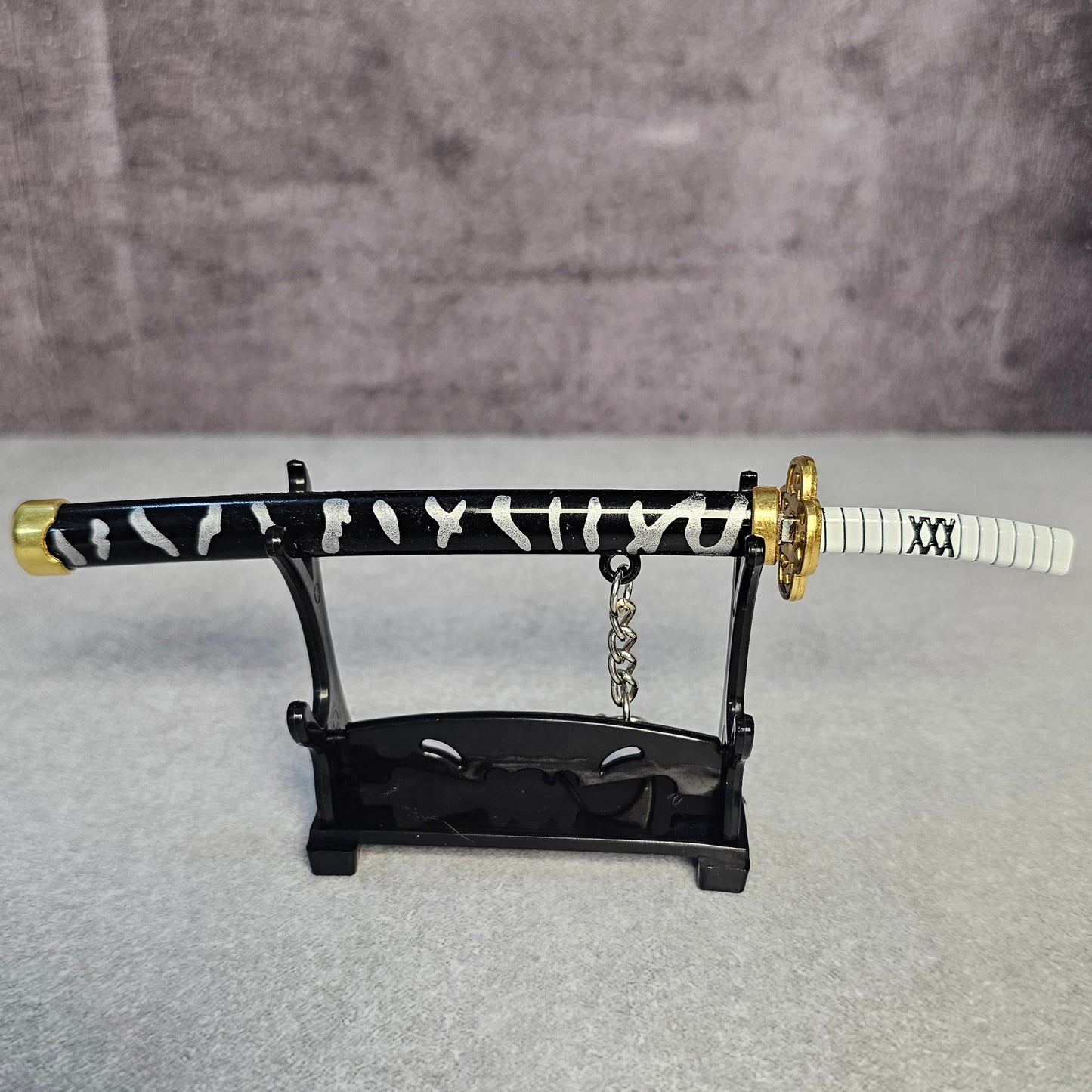 Katana Keychain (Black Stripe)