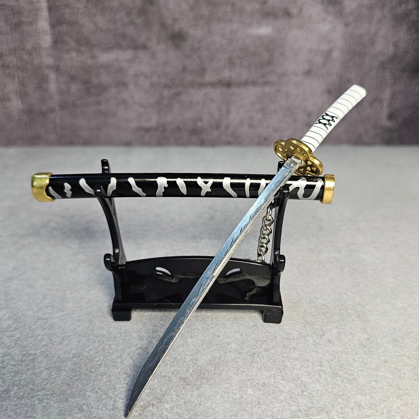 Katana Keychain (Black Stripe)