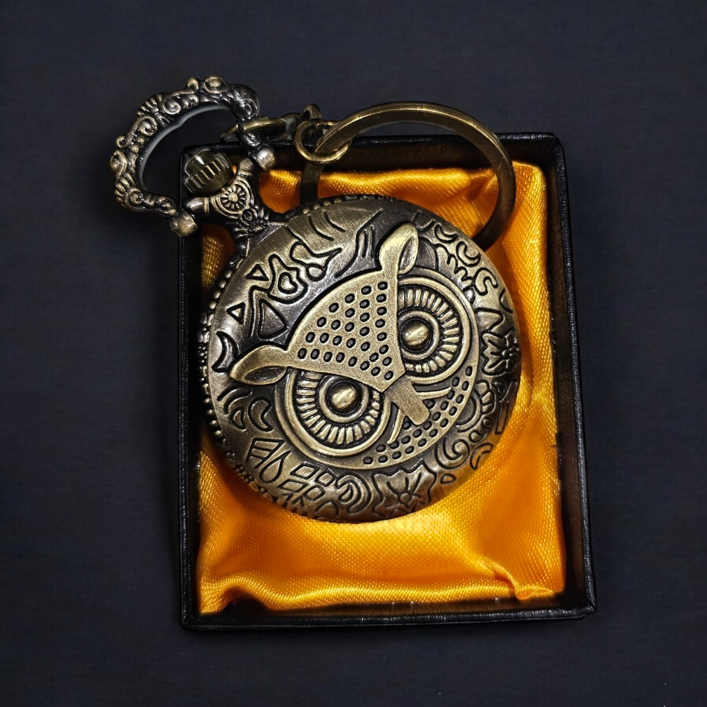 Owl Engraved Pocket Watch - Elegant and Timeless Accessory